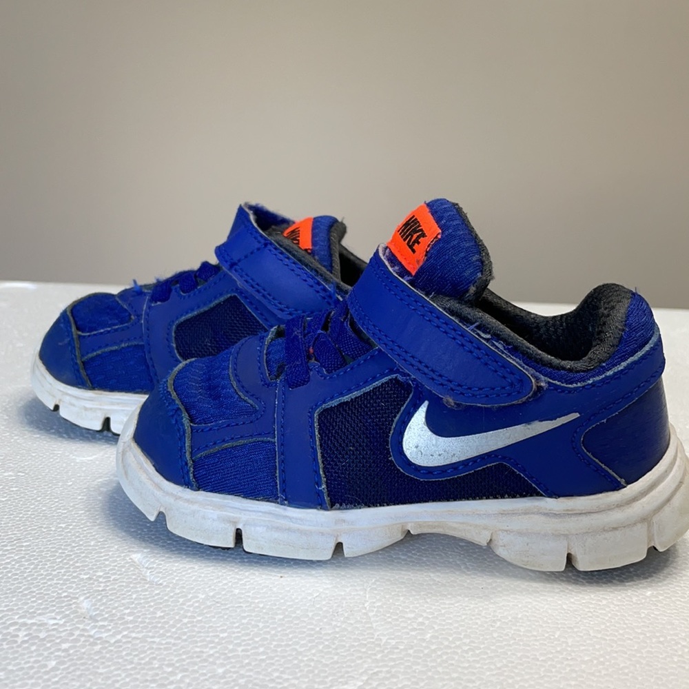 Kids Nike Sneakers - Picture 4 of 6